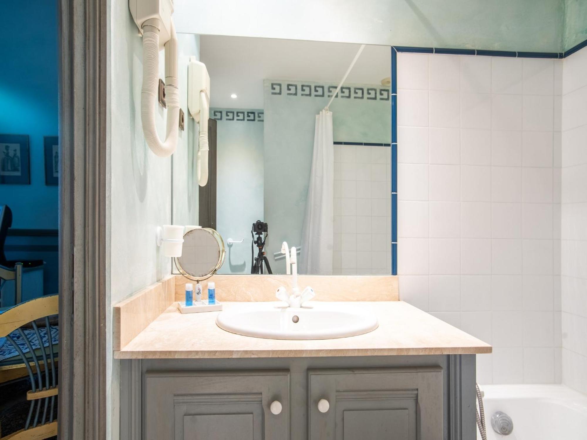 Cozy Apartment With Swimming Pool Terrace Garden Parking Montbrun-les-Bains Exteriör bild