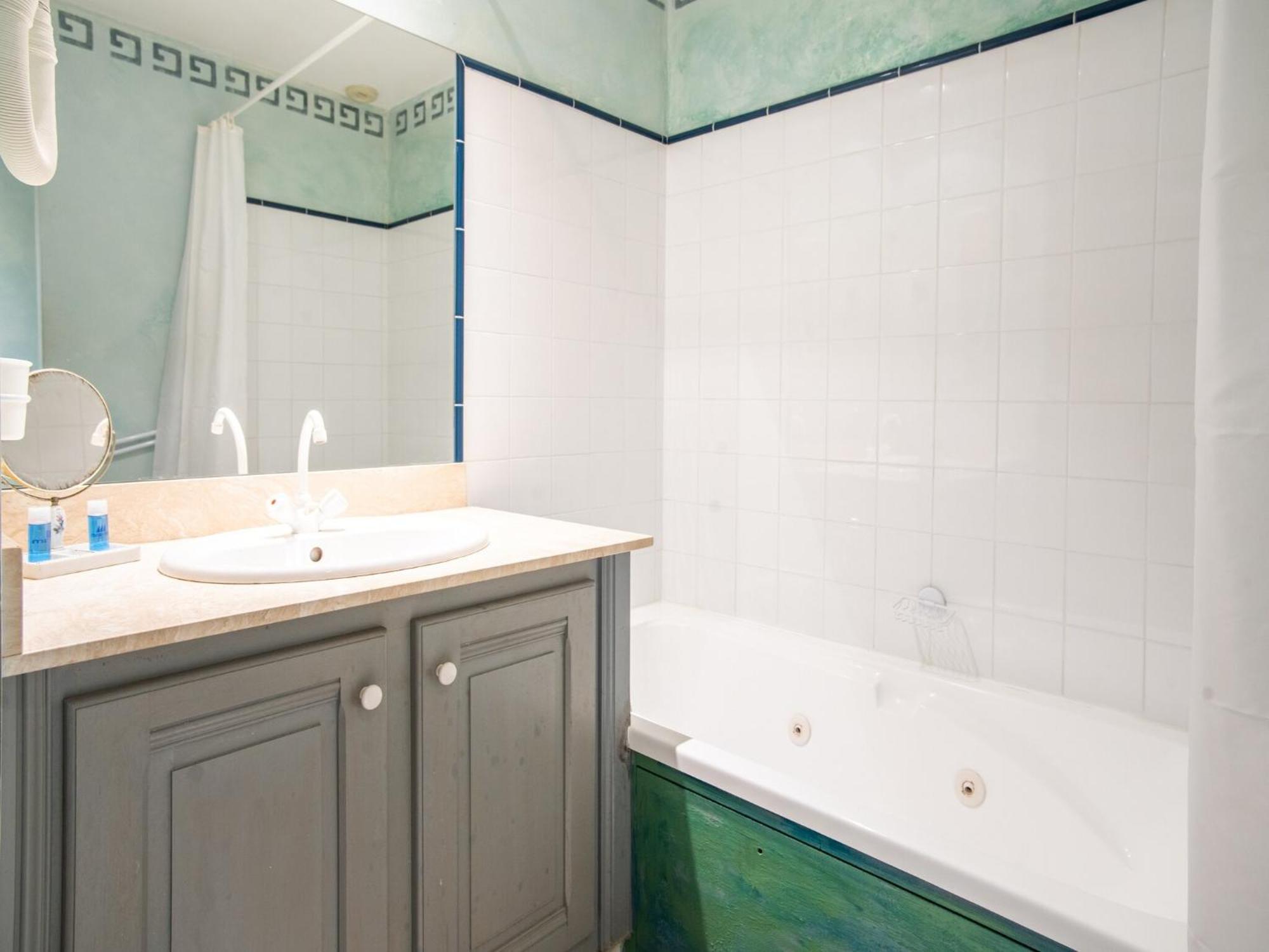 Cozy Apartment With Swimming Pool Terrace Garden Parking Montbrun-les-Bains Exteriör bild