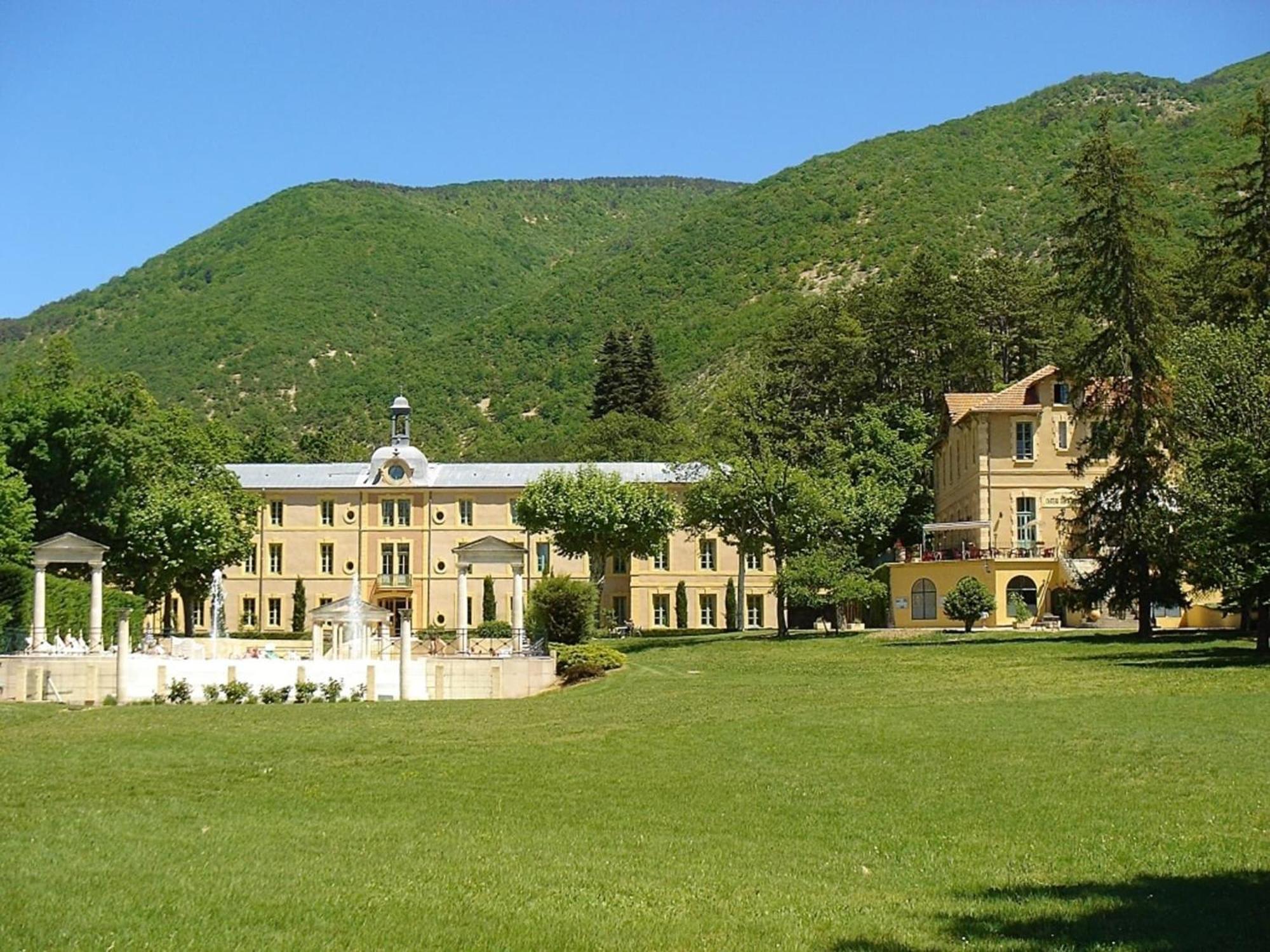 Cozy Apartment With Swimming Pool Terrace Garden Parking Montbrun-les-Bains Exteriör bild